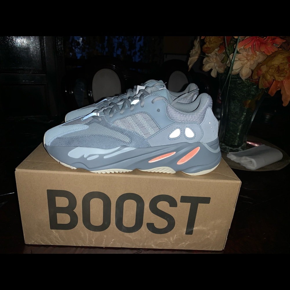 yezzy boost 700 size 9
